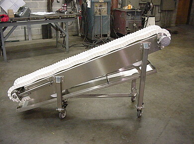 Cleated Incline Conveyor Candy Machine